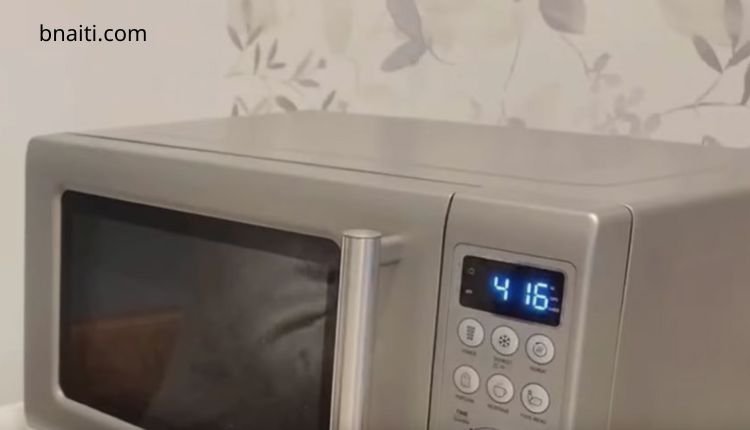 Breville Compact Wave Soft Close Microwave Review: Quiet Power for Everyday Cooking 2 What Makes the Breville Compact Wave Stand Out