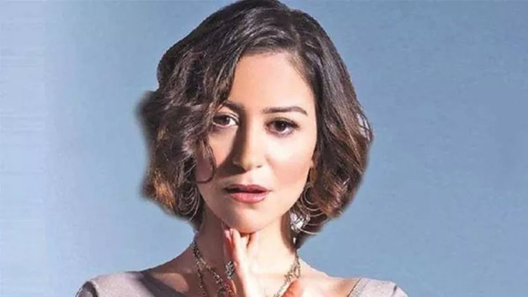 صورة بها الفنانة منى شلبي ضمن الحديث عن منه شلبي xnxx 
