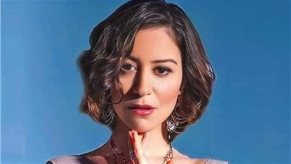 صورة بها الفنانة منى شلبي ضمن الحديث عن فيديو سكس منى شلبي
